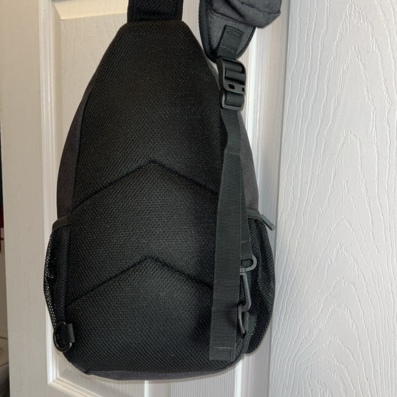 Waterfly Sling Bag - Picture 5 of 8